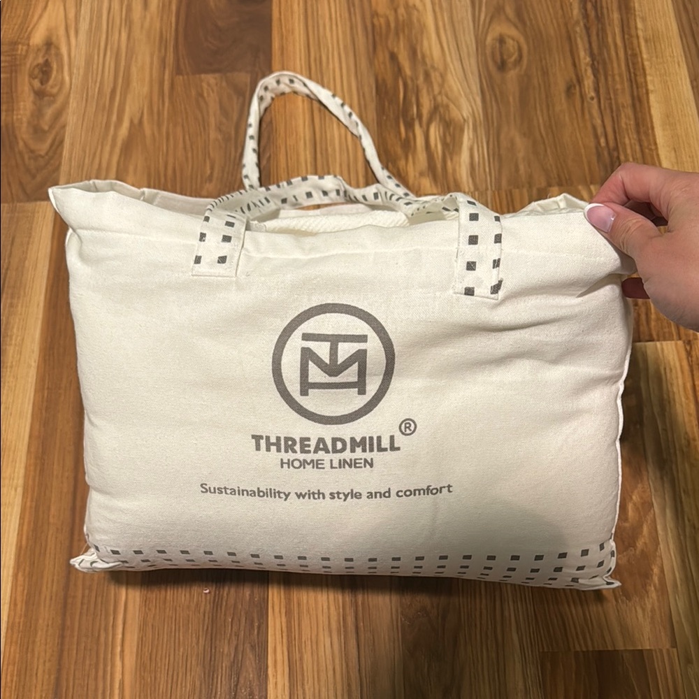 Threadmill White King Size Blanket